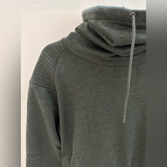 H&M Funnel Neck Sweatshirt - Picture 3 of 4